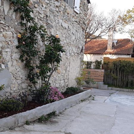 Les Cadets Hostal La Bouilladisse Exterior foto
